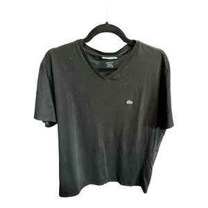 LACOSTE T-shirt.